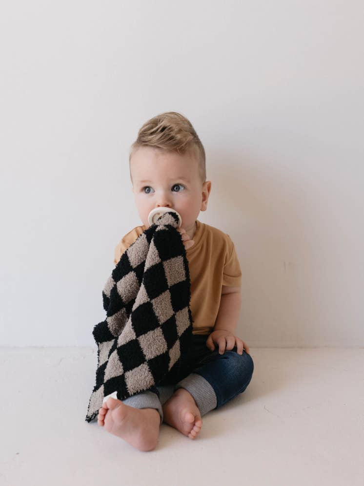 Lovey|Black Checkerboard